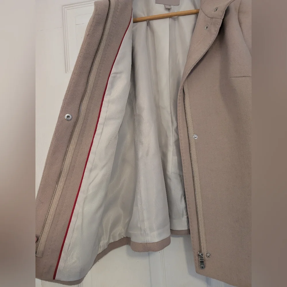 Banana Republic Women's Tan Coat Size Large - Picture 3 of 4